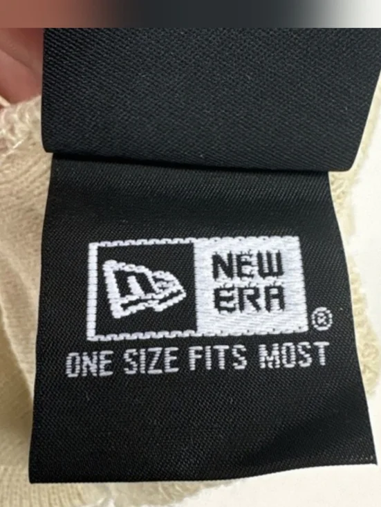 Supreme x New Era Box Logo Beanie – Stone / Beige (FW24) Brand New - Picture 8 of 11